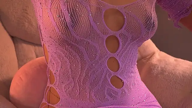 Snapshot of violeth____ chatting on 10.06.25 violeth     online show from 10.06.25