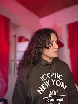 Dannaa Lovs online show from 12.14.25