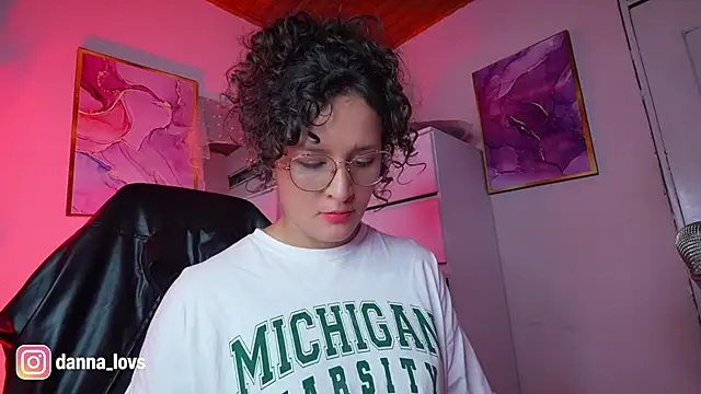 Dannaa Lovs online show from 05.02.26
