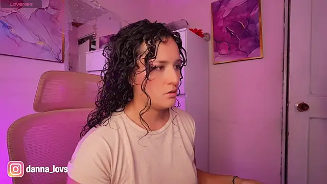 Dannaa Lovs online show from 05.25.26