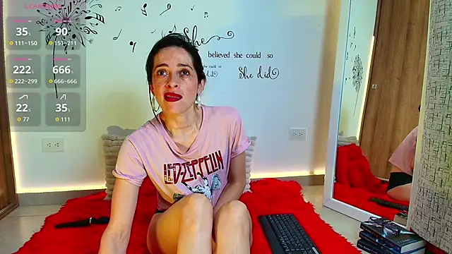 Snapshot of Sophia_k_Rk chatting on 10.18.25 Sophia k Rk online show from 10.18.25