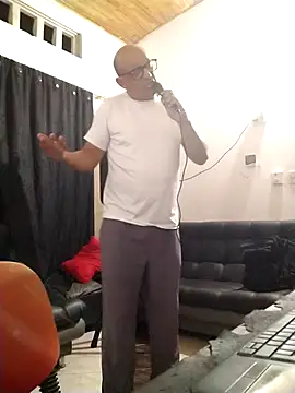 Snapshot of jorge406 chatting on 10.31.25 jorge406 online show from 10.31.25