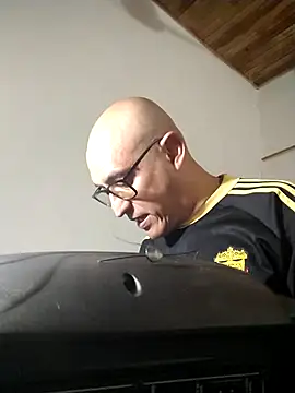 Snapshot of jorge406 chatting on 11.16.25 jorge406 online show from 11.16.25