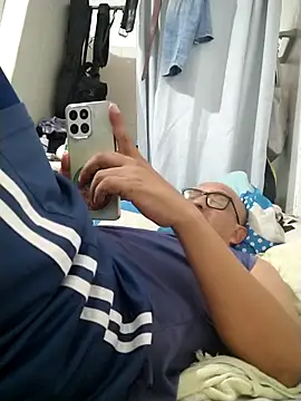 Snapshot of jorge406 chatting on 11.22.25 jorge406 online show from 11.22.25