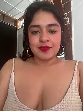 Snapshot of EmilyNoir1 chatting on 05.20.26 EmilyNoir1 online show from 05.20.26