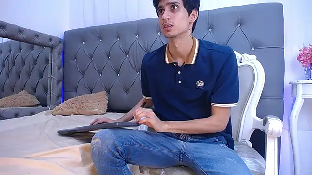 Sebalexis7 online show from 10.17.25