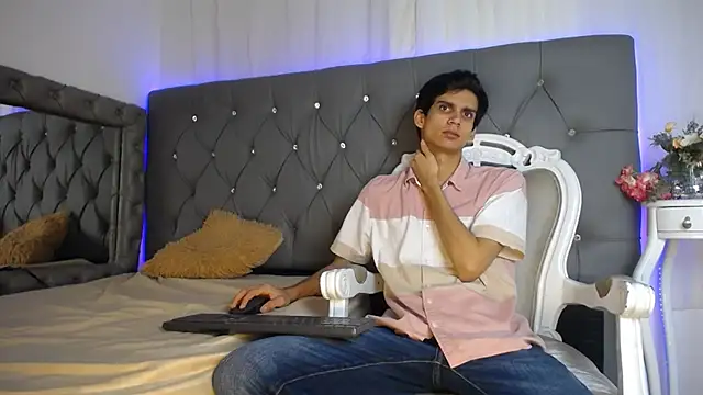 Sebalexis7 online show from 10.21.25