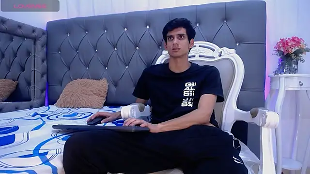 Sebalexis7 online show from 10.25.25