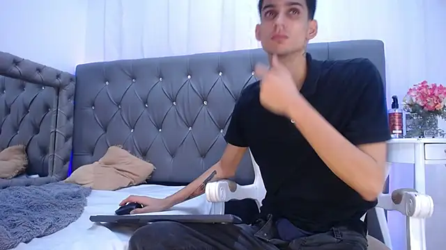 Sebalexis7 online show from 11.11.25