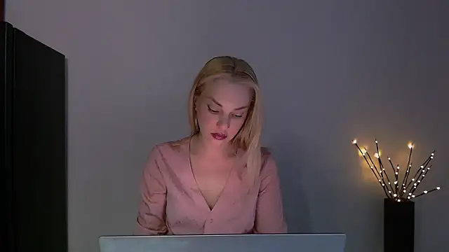 Snapshot of Lia_noo_regrets chatting on 07.17.26 Lia noo regrets online show from 07.17.26