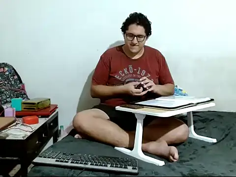 Snapshot of MeisanPaul chatting on 12.04.25 MeisanPaul online show from 12.04.25