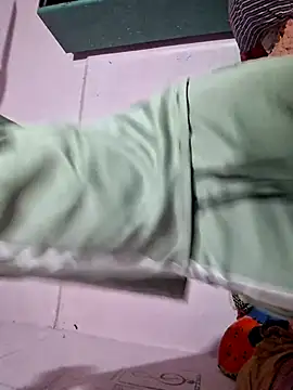 Snapshot of Cuteboy_here chatting on 10.17.25 Cuteboy here online show from 10.17.25