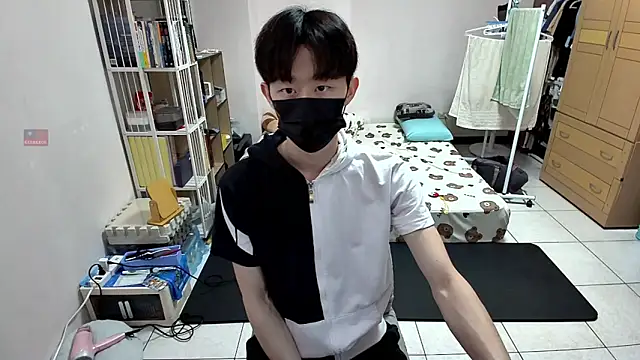 Snapshot of Kerberos_999 chatting on 10.21.25 Kerberos 999 online show from 10.21.25