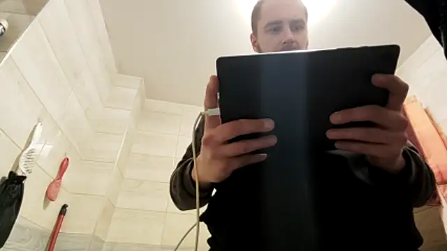 Snapshot of Vladyslav30 chatting on 12.20.25 Vladyslav30 online show from 12.20.25