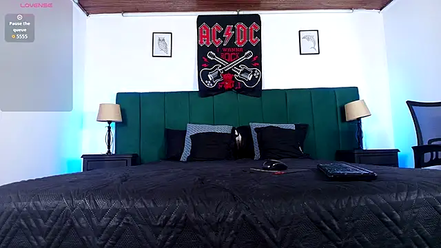 Snapshot of Alisse_Moore chatting on 09.20.25 Alisse Moore online show from 09.20.25