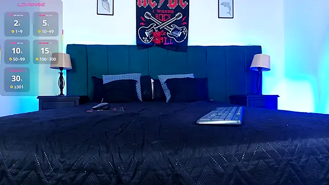 Snapshot of Alisse_Moore chatting on 11.13.25 Alisse Moore online show from 11.13.25