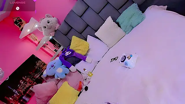 ShantyMillan online show from 10.14.25