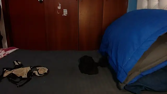 Snapshot of SamiBoobsxx chatting on 12.19.25 SamiBoobsxx online show from 12.19.25