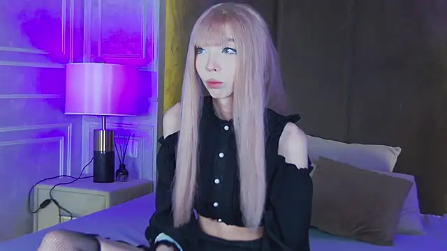 Evelyn Neal online show from 10.14.25