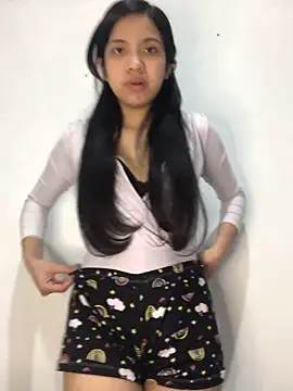 Snapshot of ashleyy20 chatting on 11.29.25 ashleyy20 online show from 11.29.25