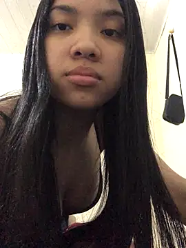 Snapshot of ashleyy20 chatting on 12.03.25 ashleyy20 online show from 12.03.25