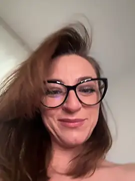 Snapshot of ClaireCrazy chatting on 10.30.25 ClaireCrazy online show from 10.30.25