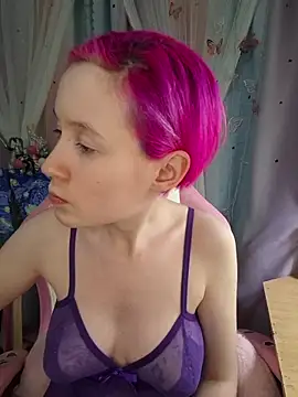 Snapshot of Fuzzy_Unicorn chatting on 03.27.26 Fuzzy Unicorn online show from 03.27.26