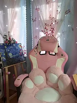 Snapshot of Fuzzy_Unicorn chatting on 04.01.26 Fuzzy Unicorn online show from 04.01.26