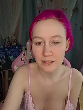 Snapshot of Fuzzy_Unicorn chatting on 04.15.26 Fuzzy Unicorn online show from 04.15.26