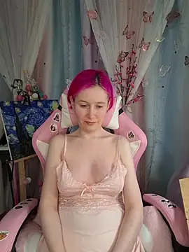Snapshot of Fuzzy_Unicorn chatting on 04.30.26 Fuzzy Unicorn online show from 04.30.26
