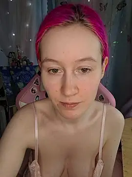 Snapshot of Fuzzy_Unicorn chatting on 05.01.26 Fuzzy Unicorn online show from 05.01.26