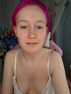 Snapshot of Fuzzy_Unicorn chatting on 05.09.26 Fuzzy Unicorn online show from 05.09.26