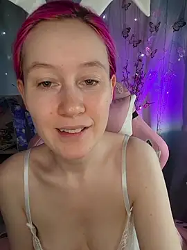 Snapshot of Fuzzy_Unicorn chatting on 05.26.26 Fuzzy Unicorn online show from 05.26.26