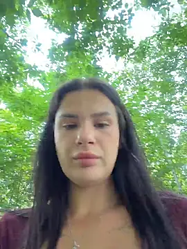 Snapshot of MiraReach chatting on 06.18.26 MiraReach online show from 06.18.26