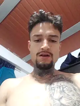 Snapshot of jean--98 chatting on 10.07.25 jean--98 online show from 10.07.25