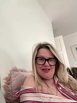 SuzieSub online show from 03.04.26