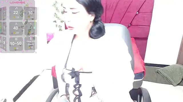 Snapshot of Julieta_curvy69 chatting on 09.11.25 Julieta curvy69 online show from 09.11.25