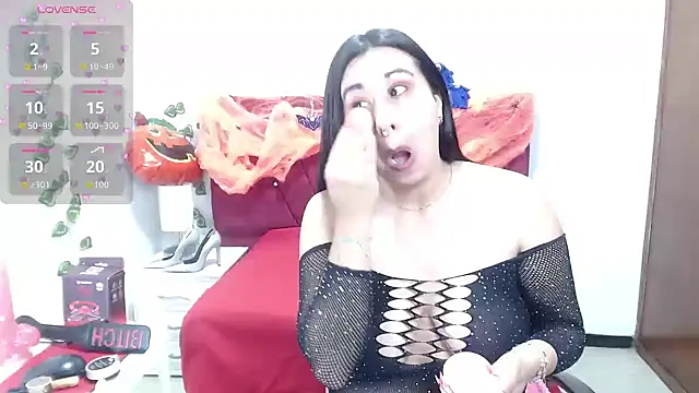 Snapshot of Julieta_curvy69 chatting on 10.07.25 Julieta curvy69 online show from 10.07.25