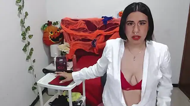 Snapshot of Julieta_curvy69 chatting on 10.24.25 Julieta curvy69 online show from 10.24.25