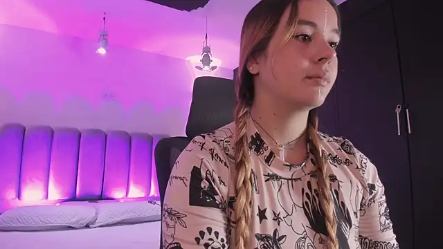 AlliceLover online show from 10.11.25