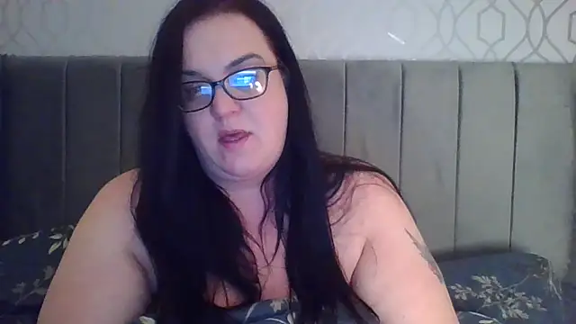 Snapshot of Curvy_OliviaXX chatting on 02.08.26 Curvy OliviaXX online show from 02.08.26