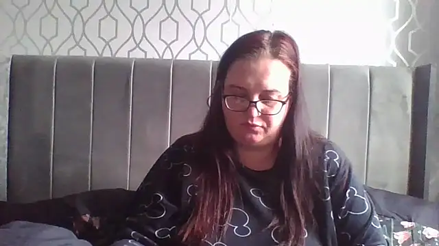 Snapshot of Curvy_OliviaXX chatting on 04.03.26 Curvy OliviaXX online show from 04.03.26