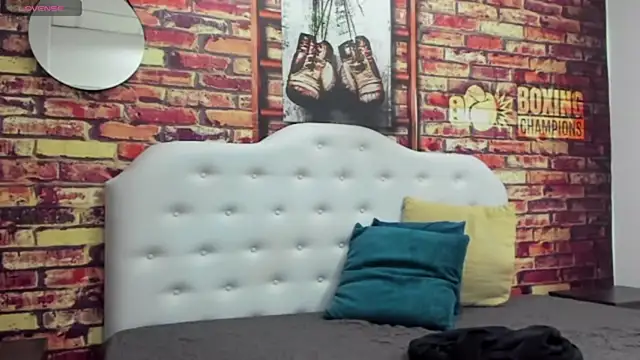 Ian1  online show from 11.16.25