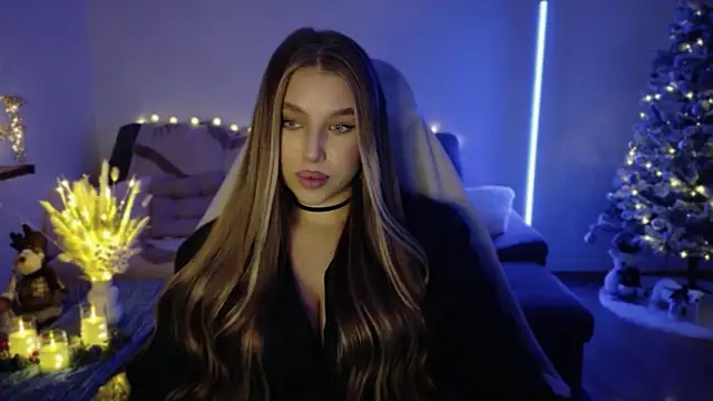 Snapshot of Emma_candyyy chatting on 11.30.25 Emma candyyy online show from 11.30.25