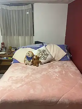 Snapshot of Bamby_milflatina chatting on 10.08.25 Bamby milflatina online show from 10.08.25