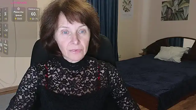 Snapshot of Lia_Tito chatting on 10.15.25 Lia Tito online show from 10.15.25