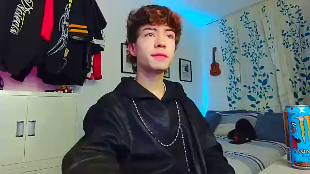 Snapshot of Tonerii chatting on 09.14.25 Tonerii online show from 09.14.25