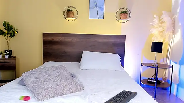 Snapshot of CamilleGrace chatting on 09.25.25 CamilleGrace online show from 09.25.25