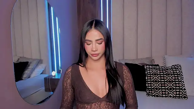 LucySalvatore  online show from 01.10.26