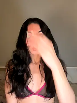 Snapshot of MonicaSalvatore chatting on 12.14.25 MonicaSalvatore online show from 12.14.25